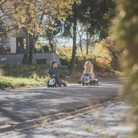 FALK Traktorek Baby Valtra Biały z Przyczepką + akc. od 1 roku FALK